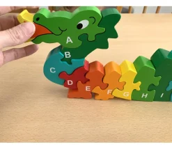 Puzzle bois dragon alphabet 26 pièces A à Z - commerce équitable