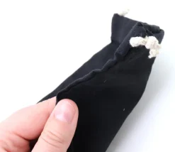 Sac coton noir 17 x 14 cm avec cordelette de serrage taille M