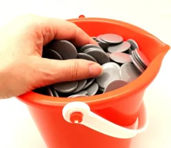 Seau plastique 2 litres gradué avec anse et bec verseur