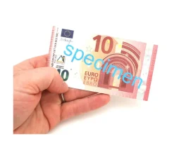 Set 100 billets de 10 euros factices pour jeux