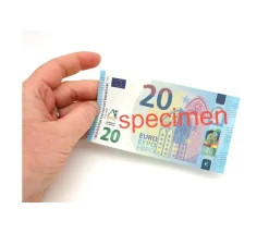Set 100 billets de 20 euros factices pour jeux