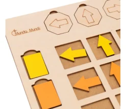 Tableau de logique en bois couleurs et orientation - Jeu éducatif